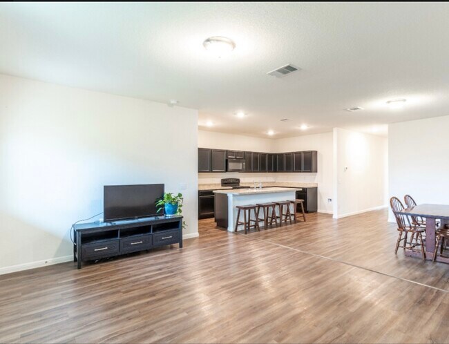 Building Photo - 278 Shiro Dr