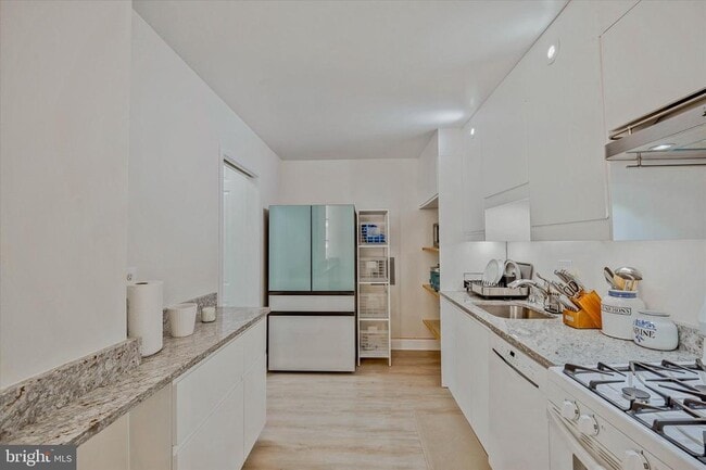 Building Photo - 4515 Willard Ave