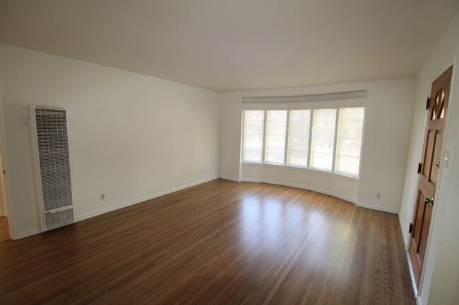 Building Photo - 86-90joanne