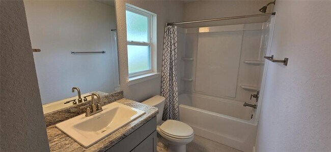 Building Photo - 3107 NE 46th Ave