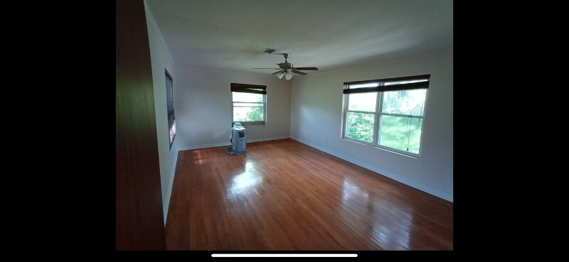 Building Photo - 2943 St Johns Ave