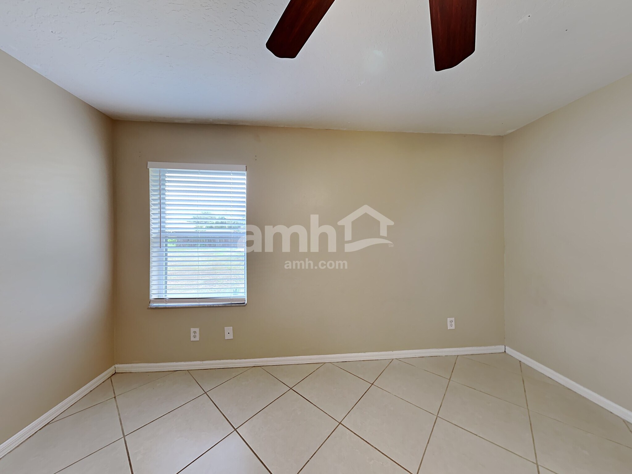 Building Photo - 1118 SW Del Rio Blvd