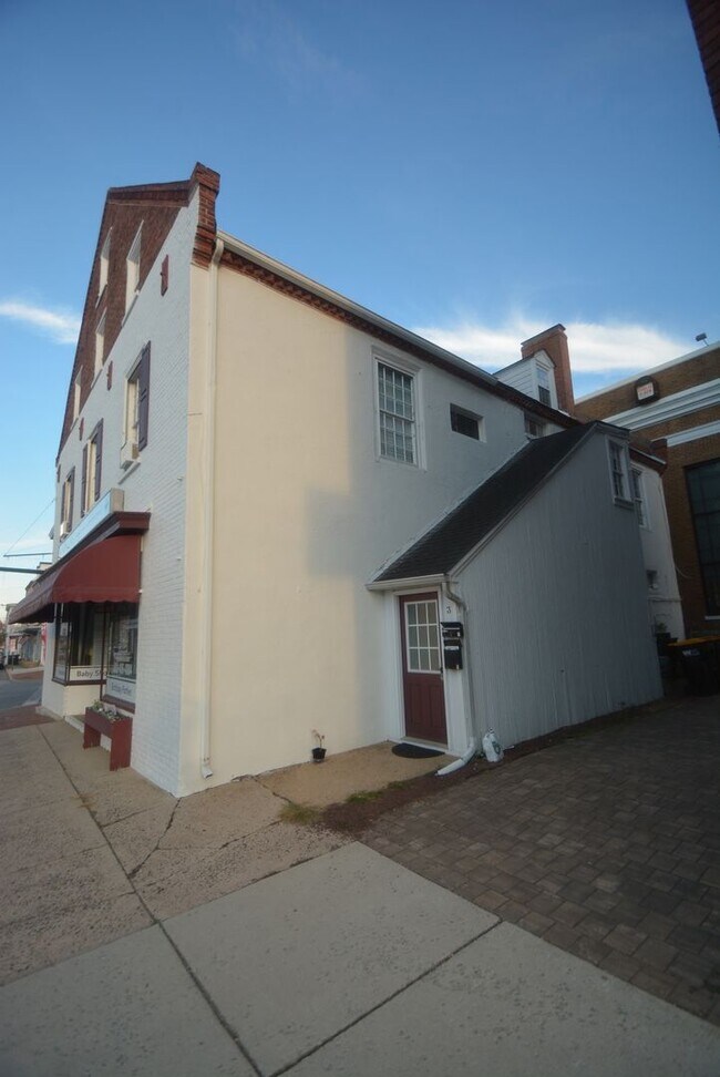 Building Photo - SAYERS 3