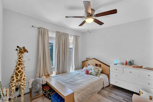 Building Photo - 1510 E Commerce Ave