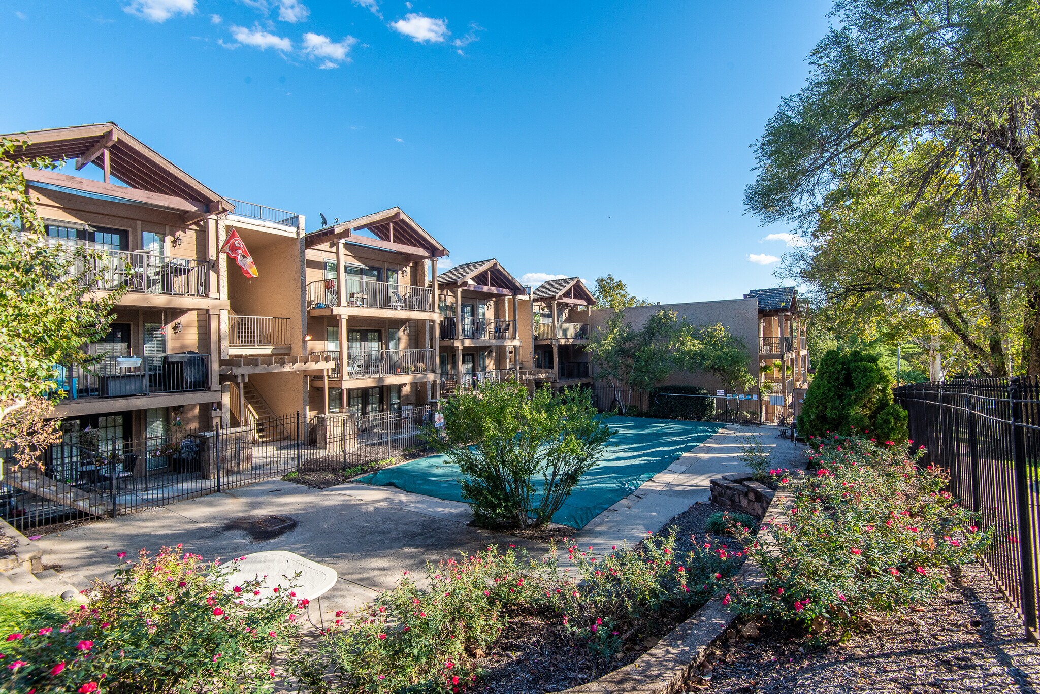 Building Photo - 4727 Jarboe St