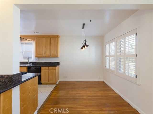 Building Photo - 7024 Alverstone Ave