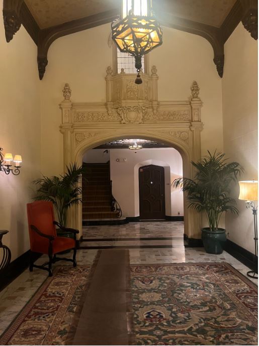 Our entryway is elegant and refined and welcomes you. - 1880 Jackson St