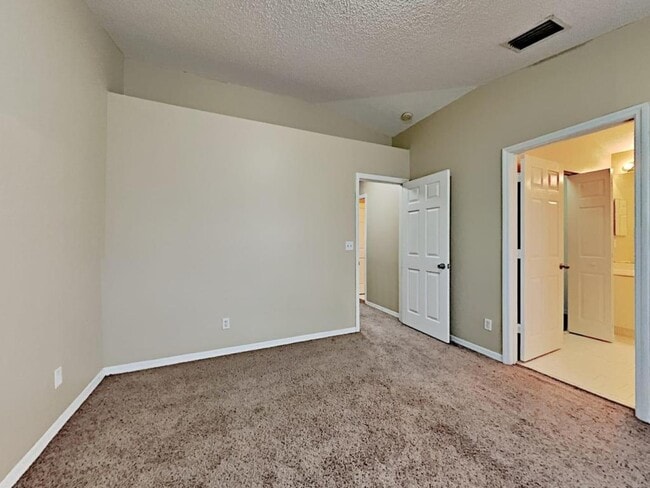Building Photo - 861 NW 208th Dr