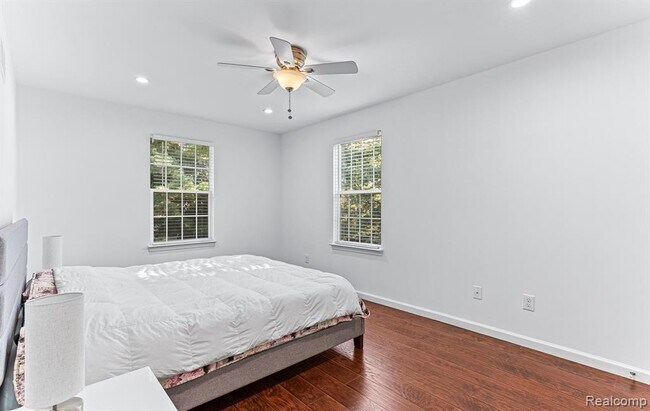Building Photo - 47086 Auburn Ct