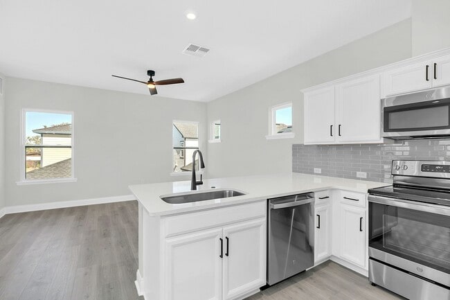 Building Photo - 6498 Barnstorm Wy