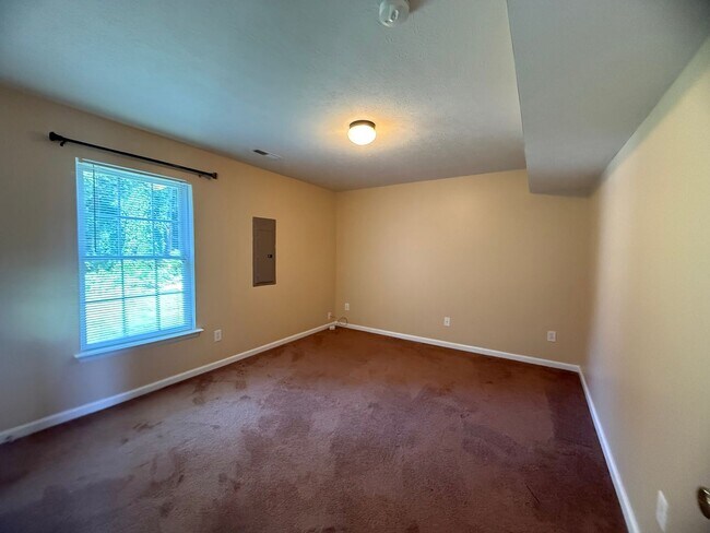 Building Photo - 108 Judd Ct