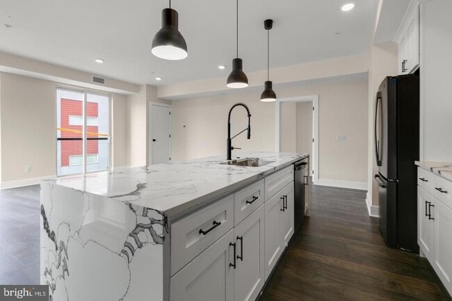 Building Photo - 1868 Frankford Ave