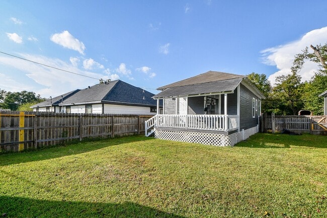 Building Photo - 1117 Fred St