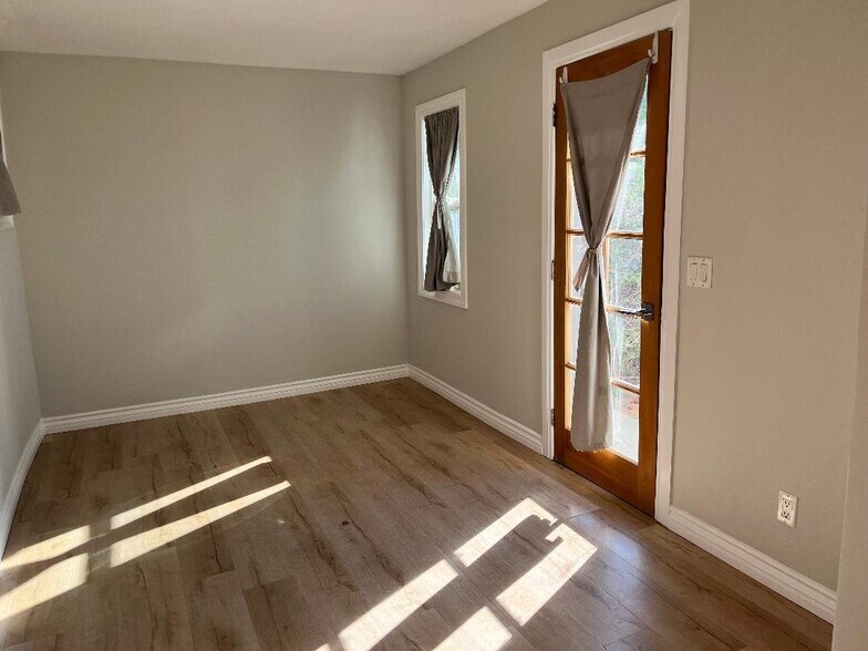 Building Photo - 1866 N Ave 56