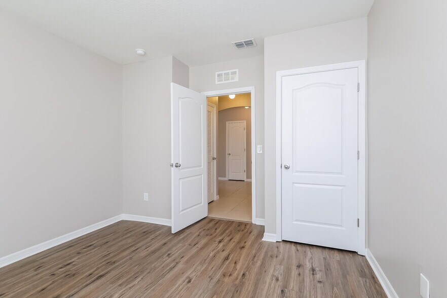 Building Photo - 16188 Yelloweyed Dr