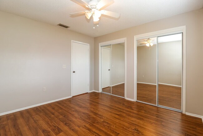 Building Photo - 5113 Gardendale Ln