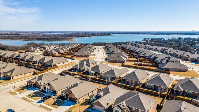 Building Photo - 3309 Comal Dr