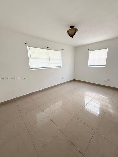 Building Photo - 4871 SW 24th Ave