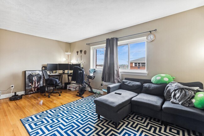 Building Photo - 207 Polifly Rd