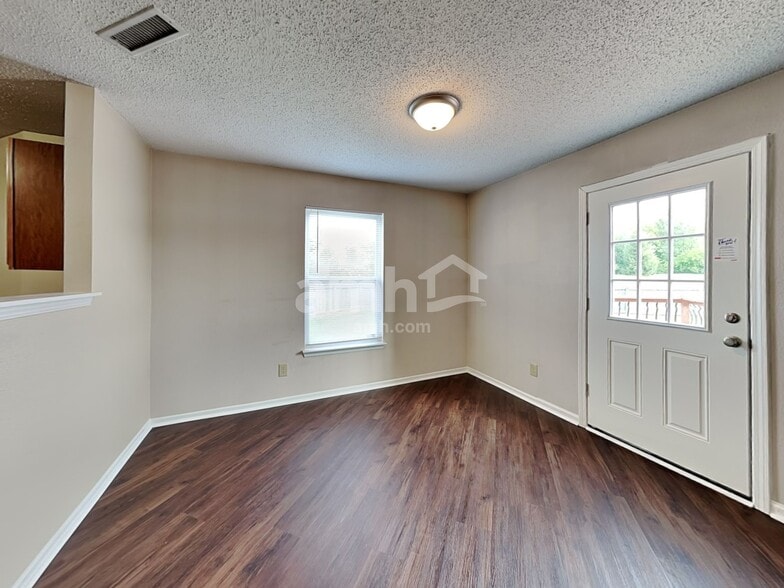 Building Photo - 12422 Rose Haven Dr