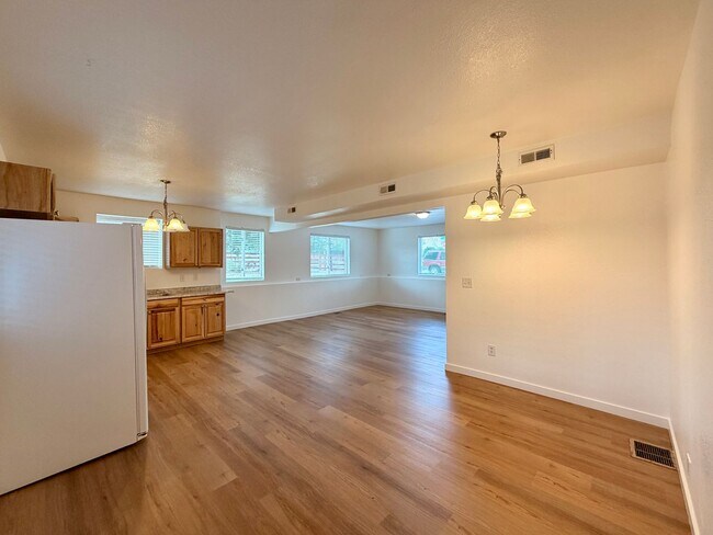 Building Photo - 1330 17th Ave