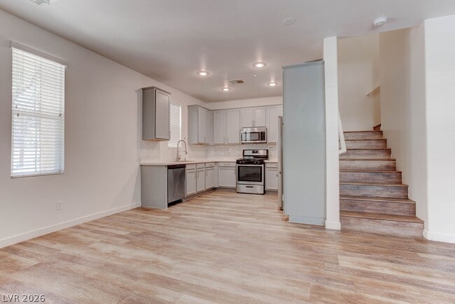 Building Photo - 2049 Rockburne St