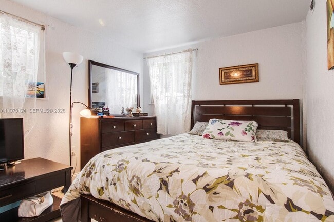 Building Photo - 335 NW 109th St