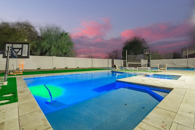 Building Photo - Beautiful 6-bedroom basement home