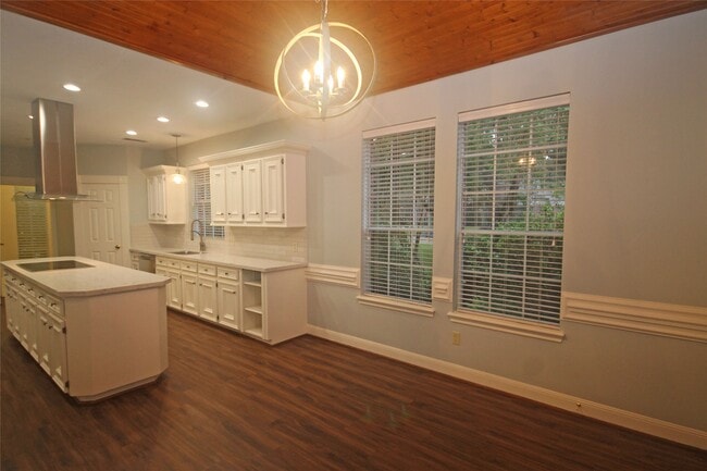 Building Photo - 17703 Forest Park Ln