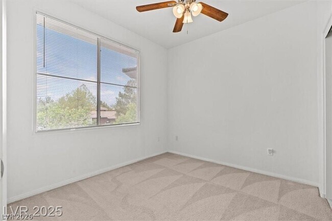 Building Photo - 664 Peachy Canyon Cir