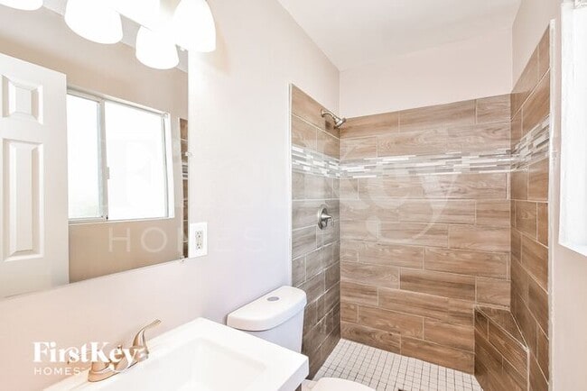 Building Photo - 1217 Bluff Ave