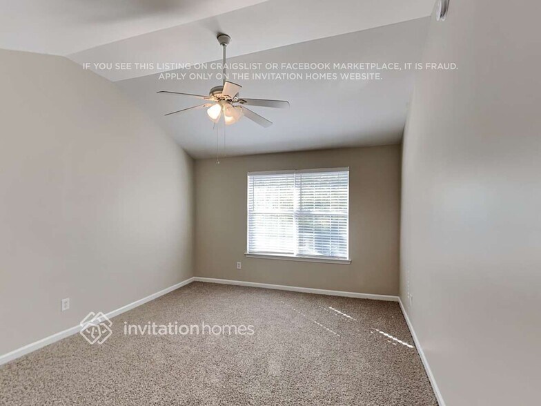 Building Photo - 114 Hidden Creek Dr