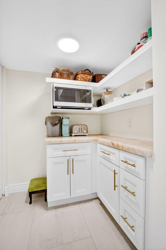 Building Photo - 7233 Promenade Dr