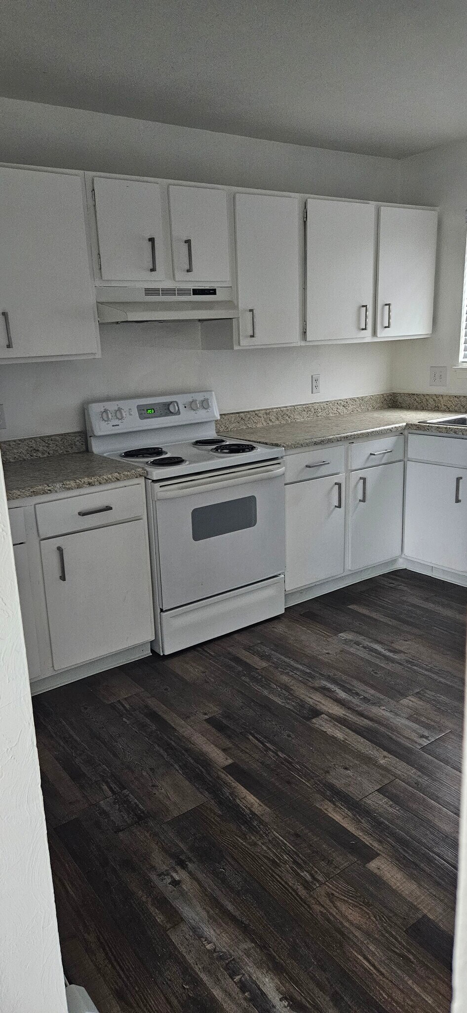 Top Unit - 2221 Cooper Ave