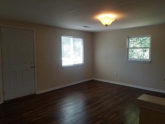 Building Photo - 1420 Gattegno St