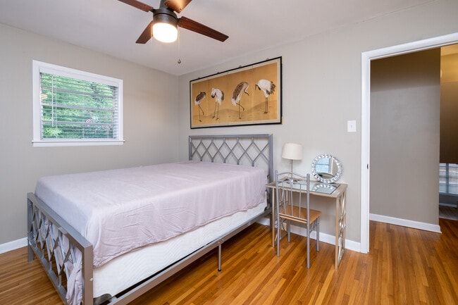 Building Photo - 312 Schoolwood Ln