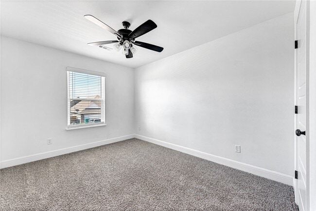 Building Photo - 2070 Wildflower Dr
