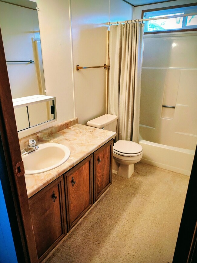 Building Photo - 1715 17th Ave S