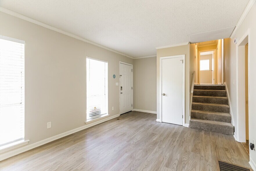 Building Photo - 2655 6th St NE