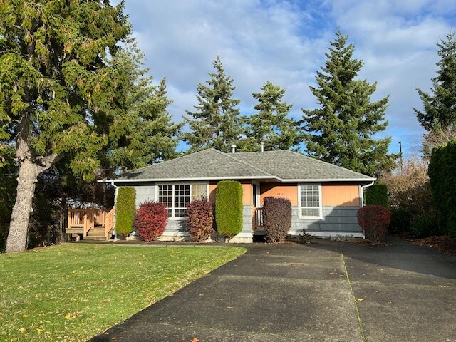 Primary Photo - 1201 E Indiana St