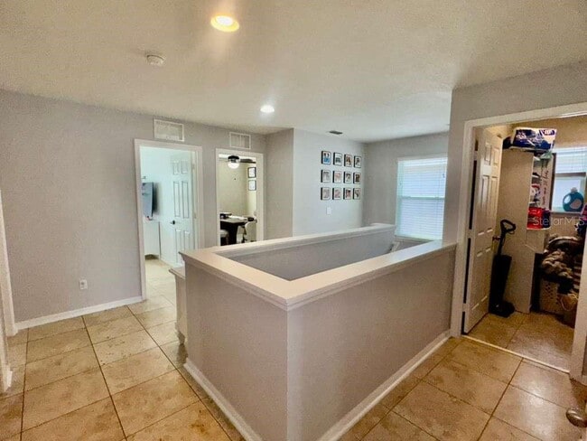 Building Photo - 2625 Waterline St