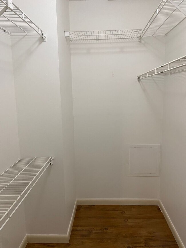 Building Photo - 1/1 Updated Condo In Heart Of Ocala