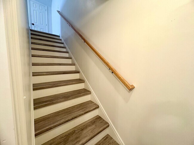 Building Photo - 518 E Cumberland St