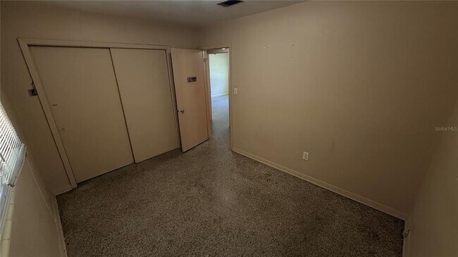 Building Photo - 932 NE 6th Ave