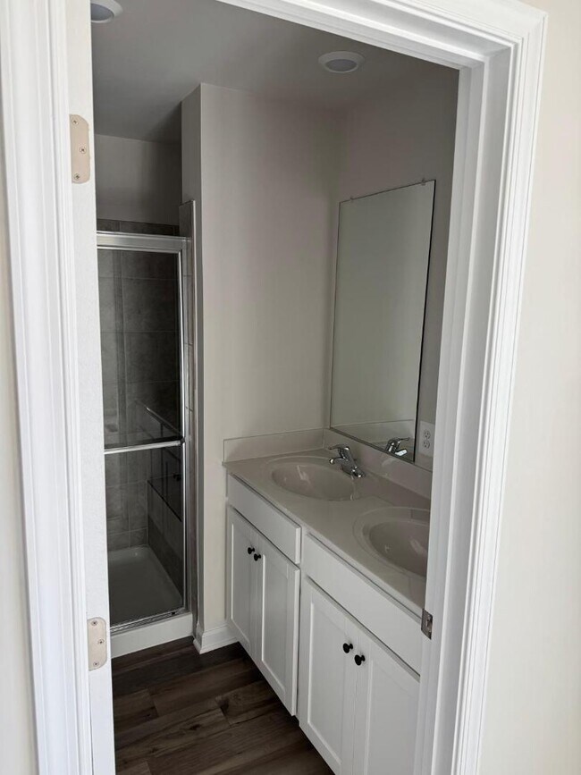 Building Photo - 1257 Cedar Vly Rd