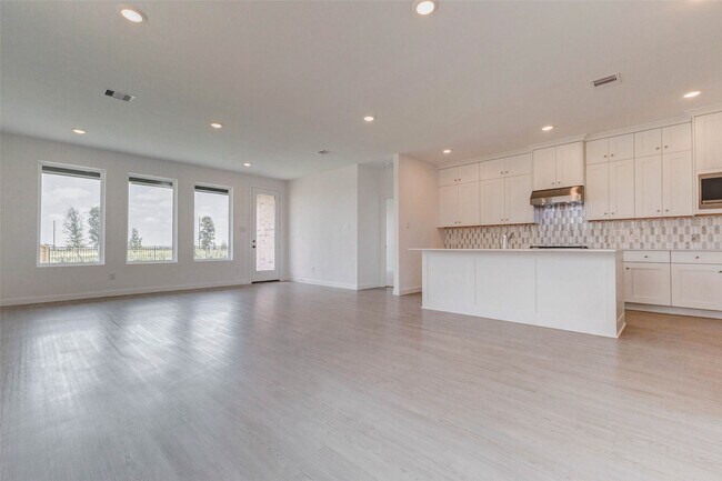 Building Photo - 31715 Wild Mdw Dr