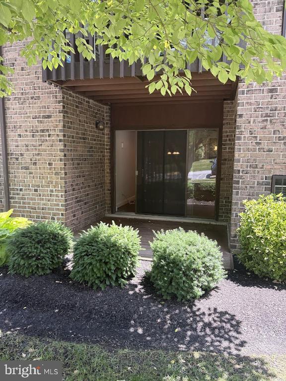 Building Photo - 1107 Raintree Ln