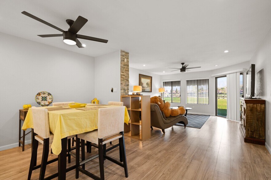 Building Photo - 14500 Palmas Dr