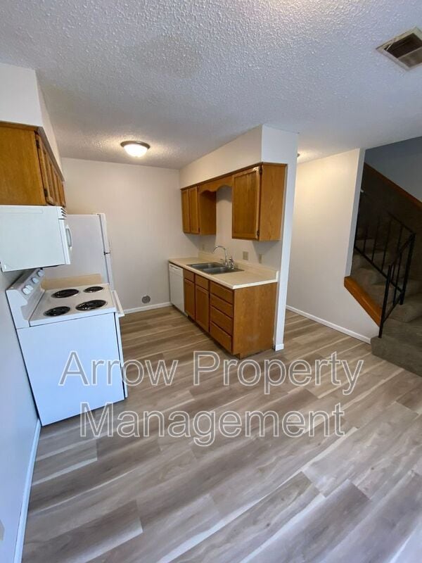 Building Photo - 1222 S Jackson St