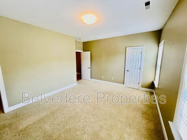 Building Photo - 67 Rhododendron Dr